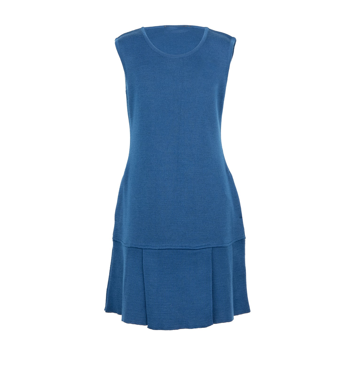 Klostuotas sarafanas be mokyklos emblemos